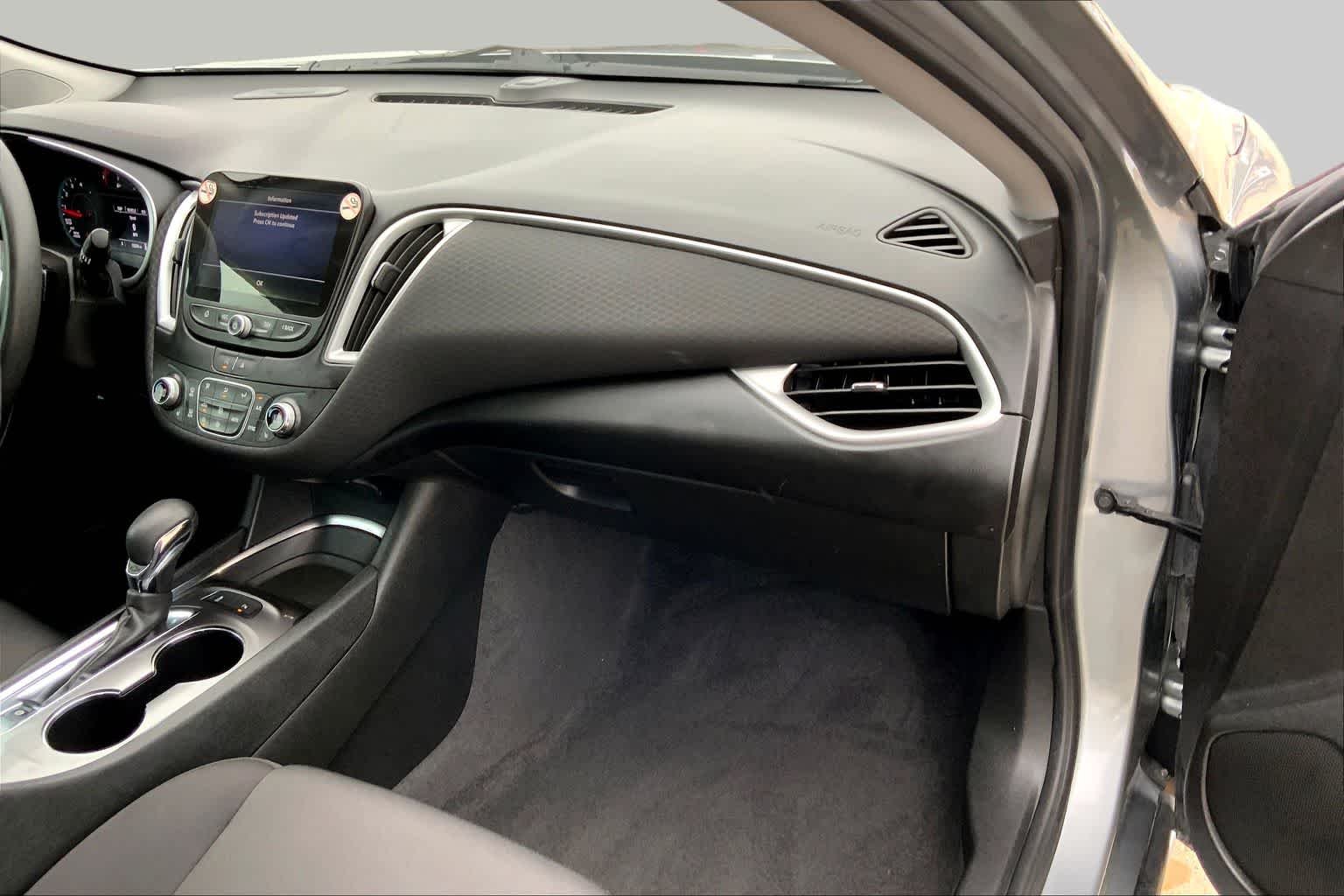 Used 2024 Sterling Gray Metallic Chevrolet LT image 19