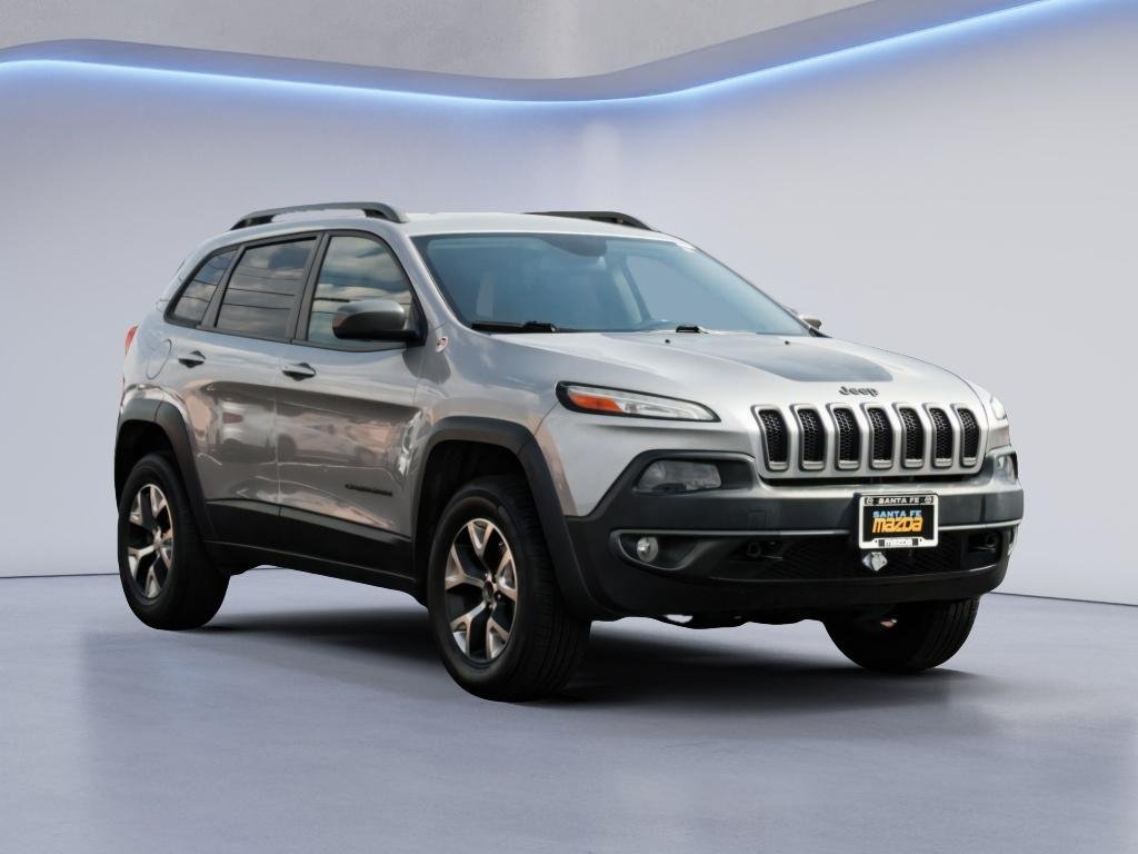 Used 2018 Billet Silver Metallic Clearcoat Jeep Trailhawk image 3