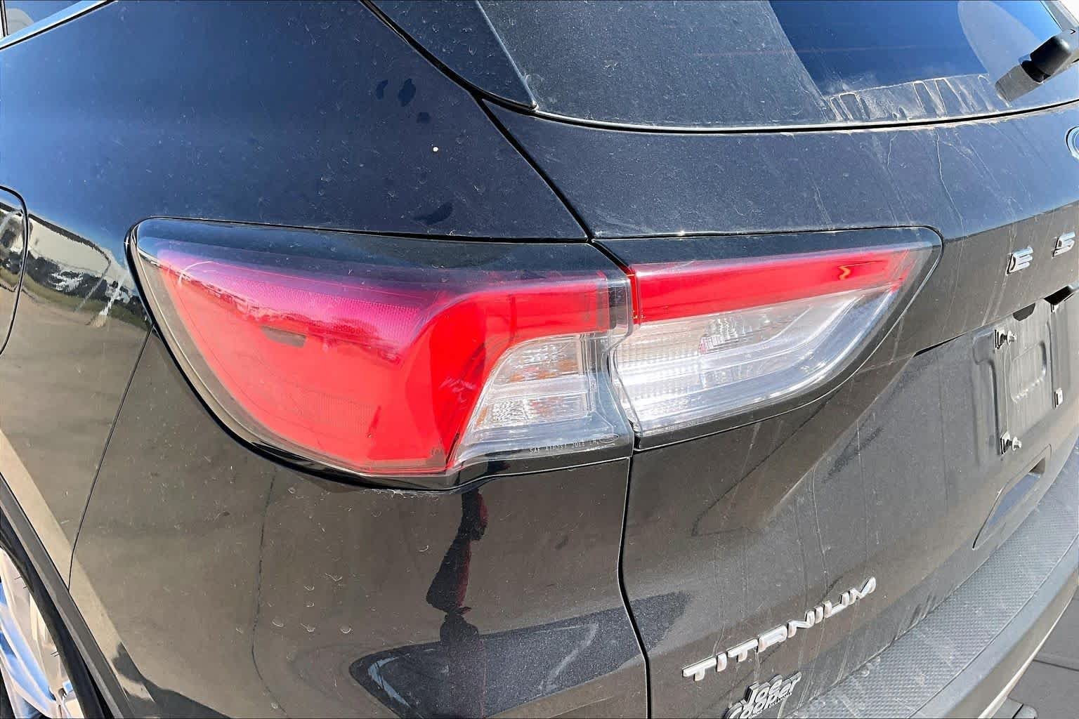 Used 2022 Agate Black Metallic Ford Titanium image 27