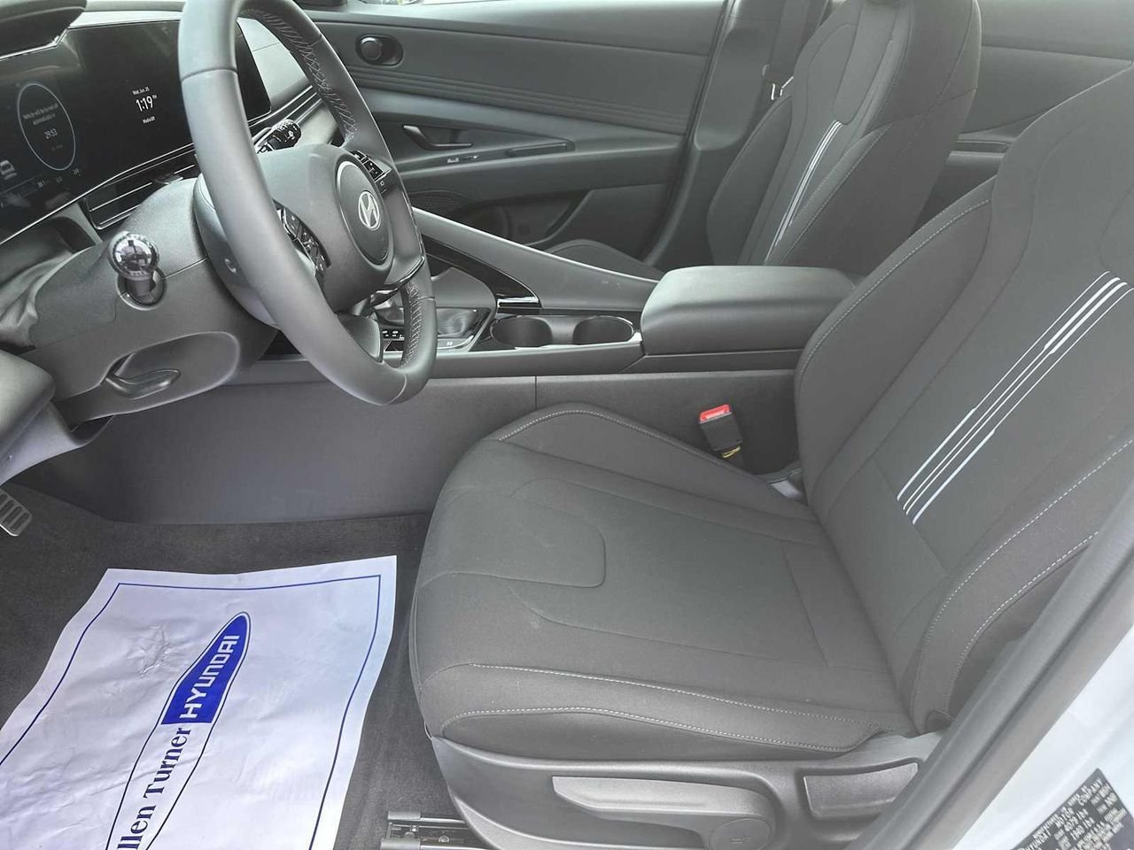 2025 Hyundai Elantra Blue - Photo 38