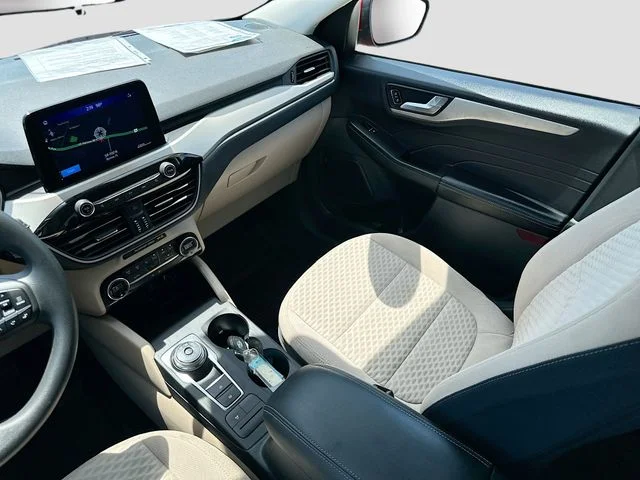 Used 2021 Red Ford SE image 22