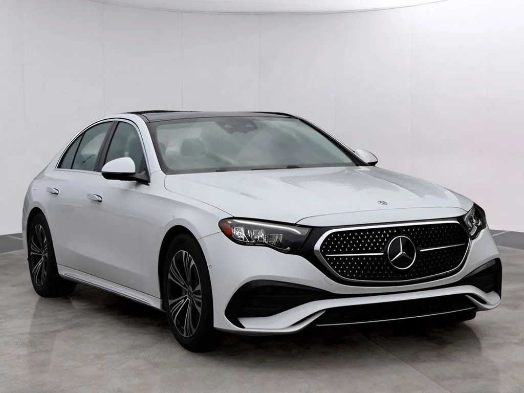 Certified Used 2026 MANUFAKTUR Moonlight White Metallic Mercedes-Benz E 350 image 3