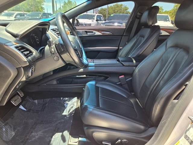 Certified Used 2019 White Lincoln Reserve image 12