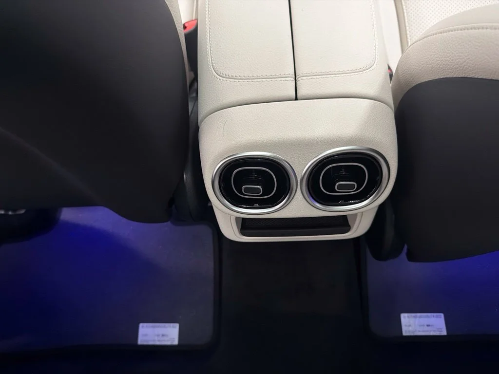 New 2027 Gray Mercedes-Benz GLC 300 image 24