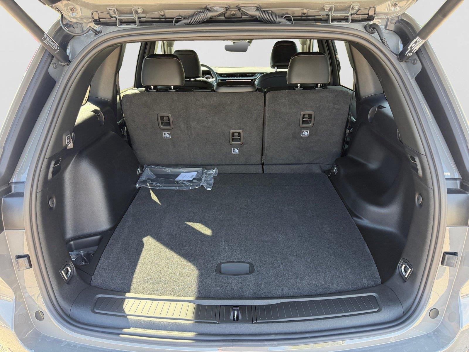 New 2027 Sting-Gray Clear-Coat Paint Jeep Laredo Altitude image 6