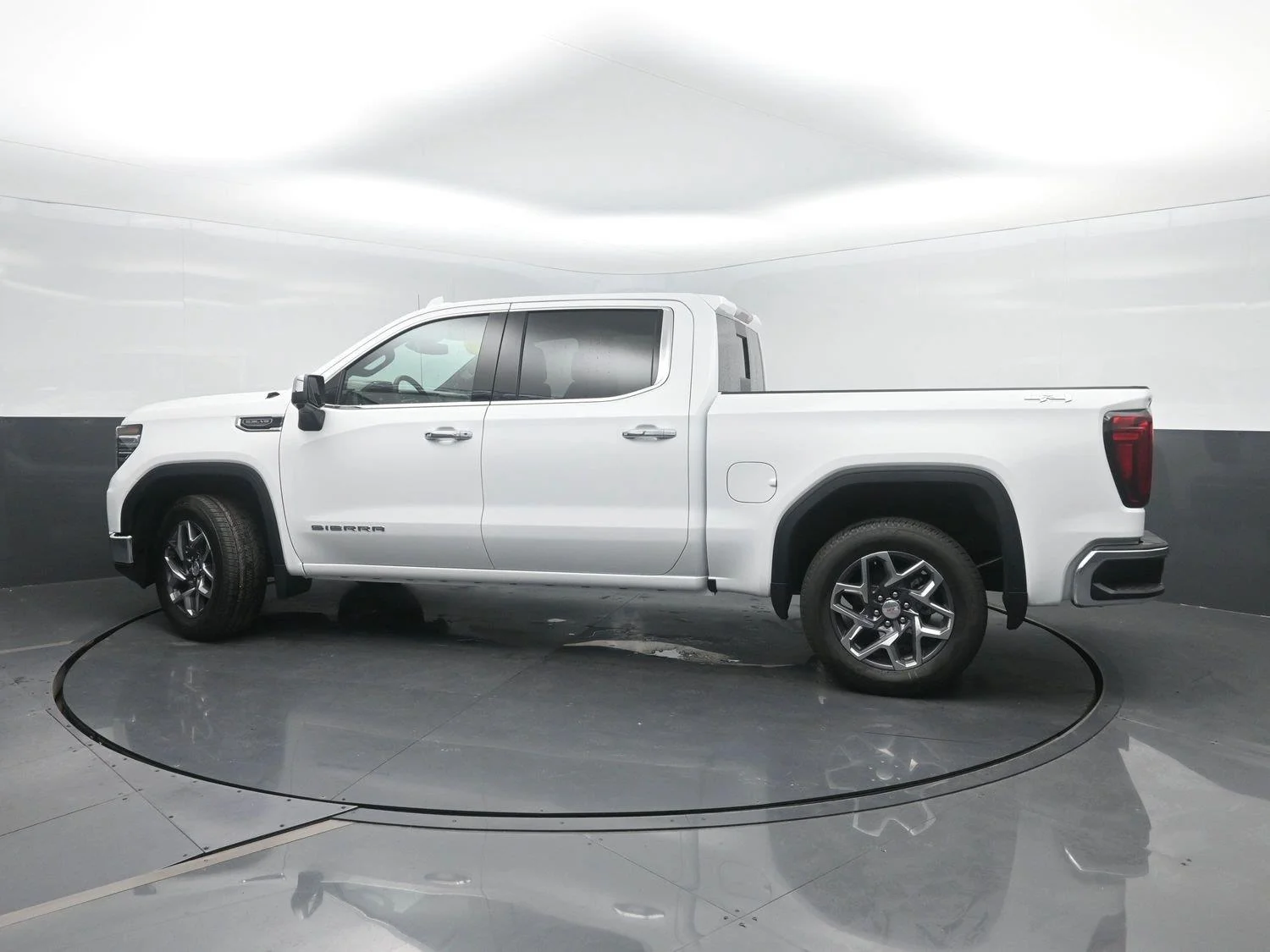 2026 GMC Sierra 1500 SLT - Photo 47