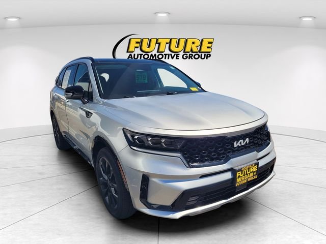 Used 2022 Silver Kia SX image 1