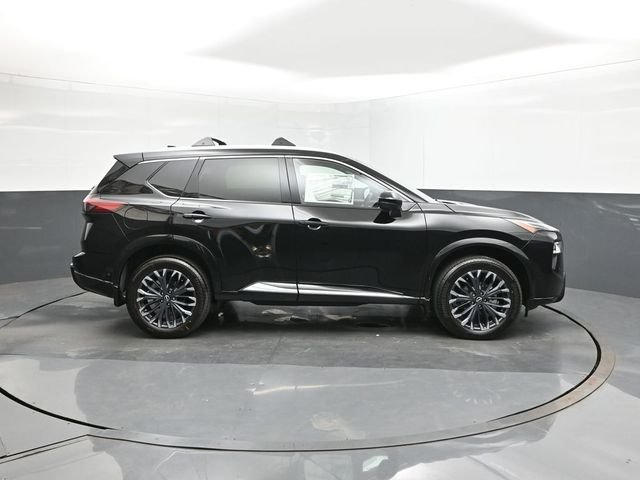 Used 2026 Black Nissan Platinum image 26