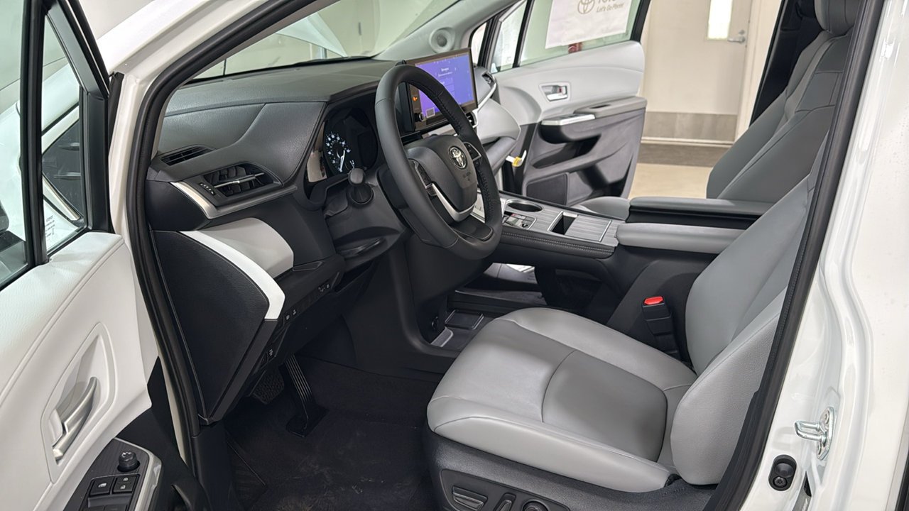 New 2026 Wind Chill Pearl <sup>1</sup> Toyota  XLE image 12
