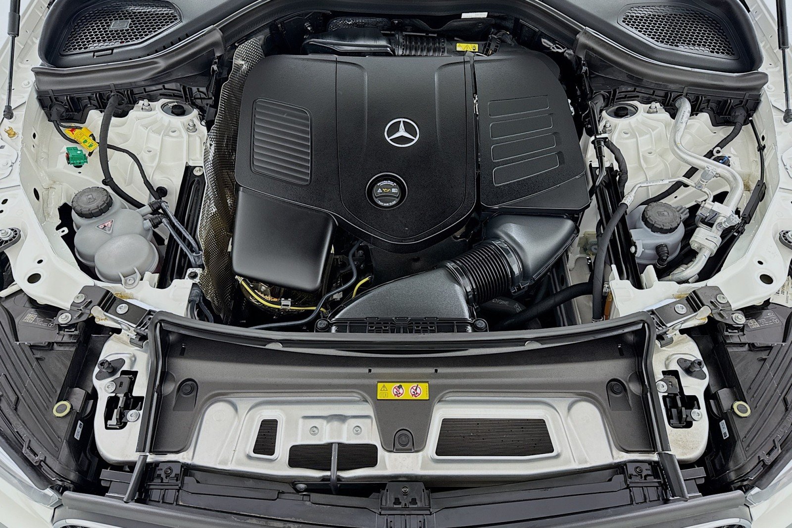 Certified Used 2025 Polar White Mercedes-Benz GLC 350e image 12