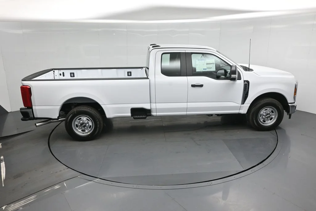 New 2026 Oxford White Ford XL image 32