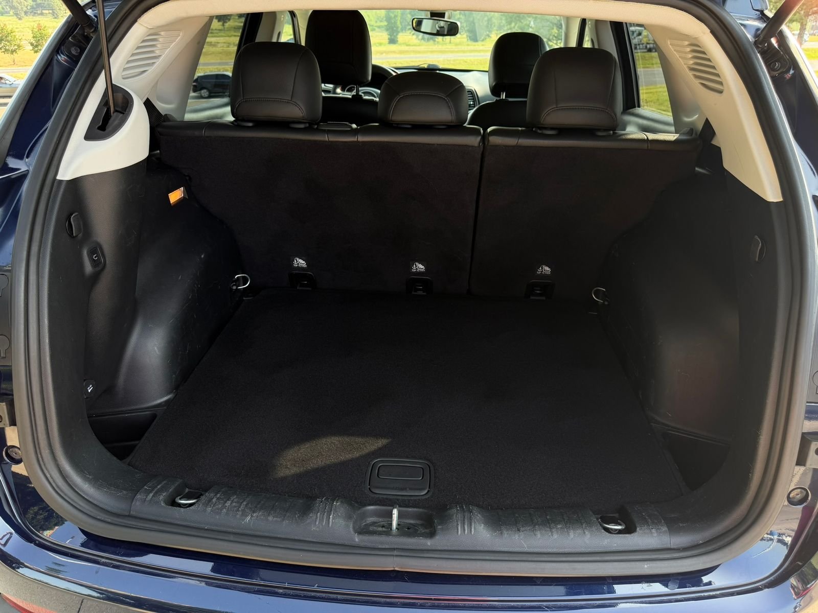 Used 2019 Jazz Blue Pearlcoat Jeep Trailhawk image 28