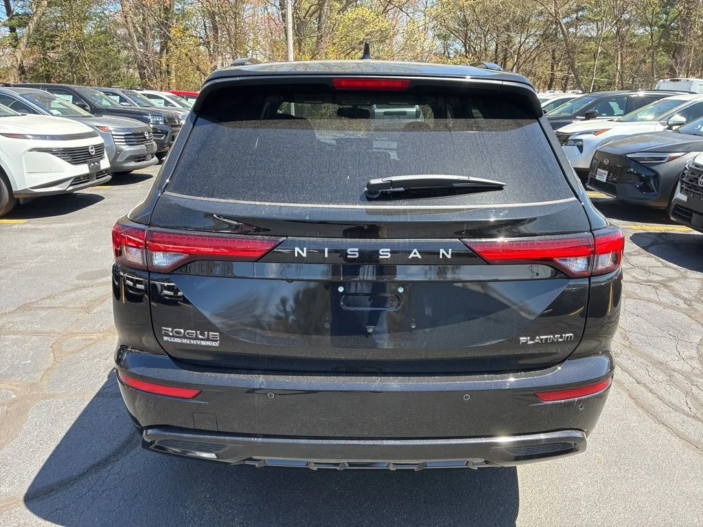 New 2026 Black Nissan Platinum image 6