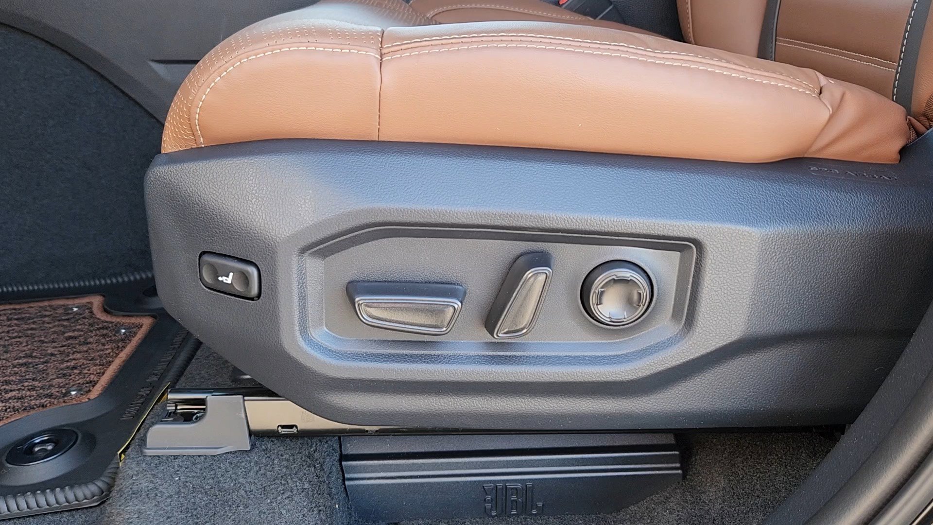 2026 Toyota Tundra 1794 Edition - Photo 8