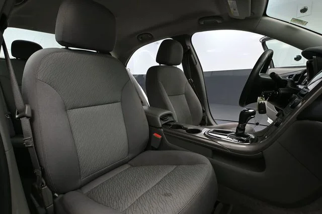 Used 2013 White Chevrolet LS image 37