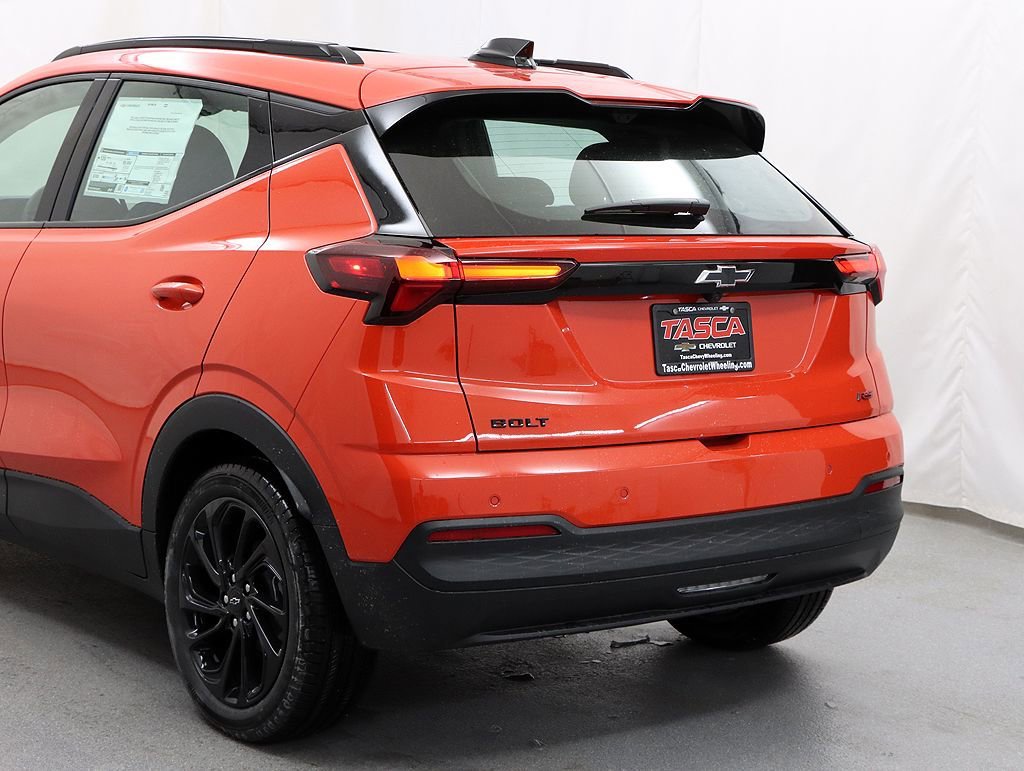 2027 Chevrolet Bolt RS - Photo 9