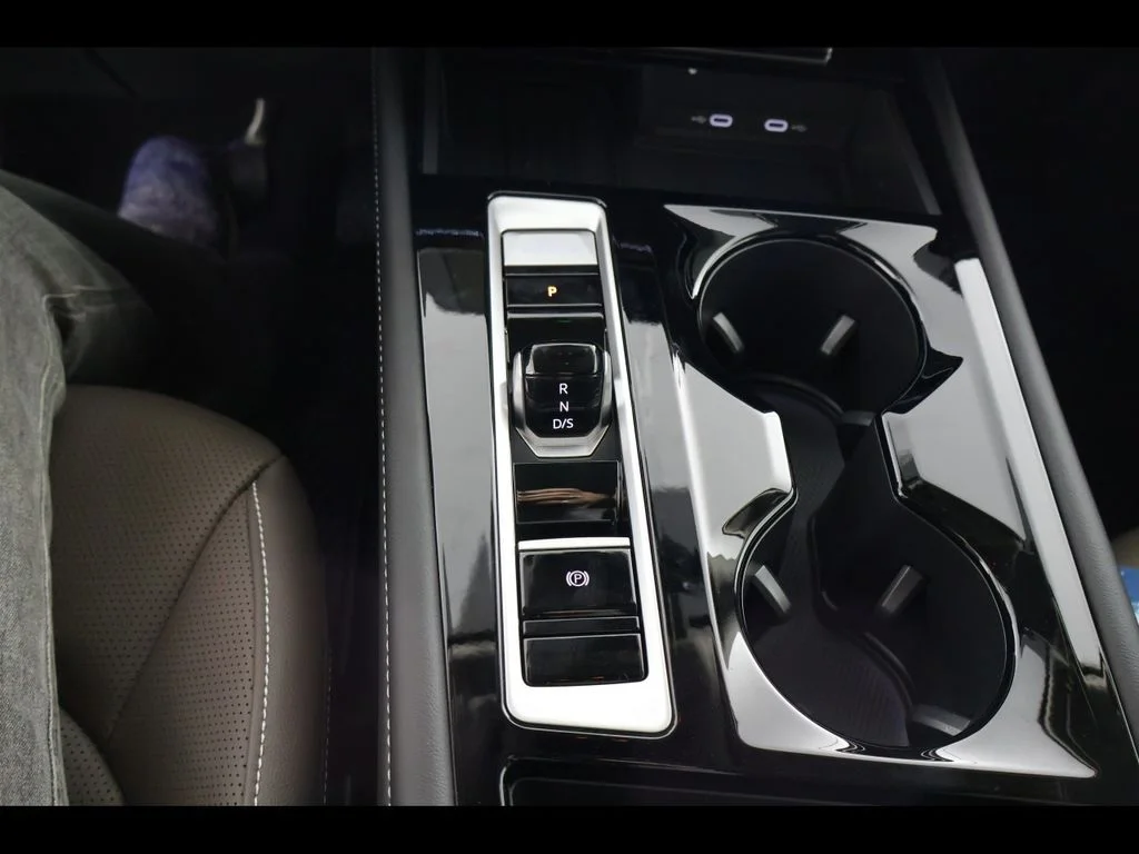 New 2026 Black Volkswagen 2.0T SEL image 17