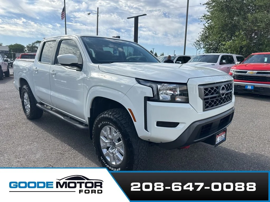 Used 2022 White Nissan SV image 2