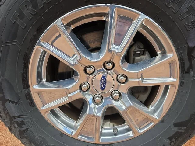Used 2015 Gray Ford LARIAT image 14