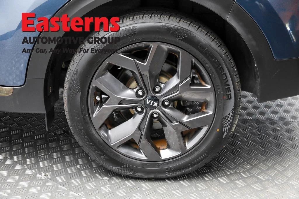 Used 2020 Blue Kia S image 8