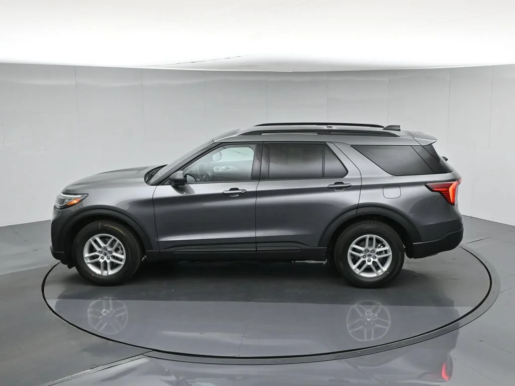 New 2027 Carbonized Gray Metallic Ford Active image 40