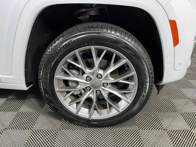 Used 2023 White Jeep Summit image 9