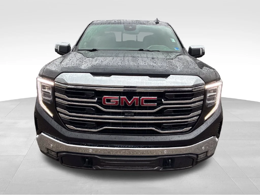 Used 2025 Black GMC SLT image 9