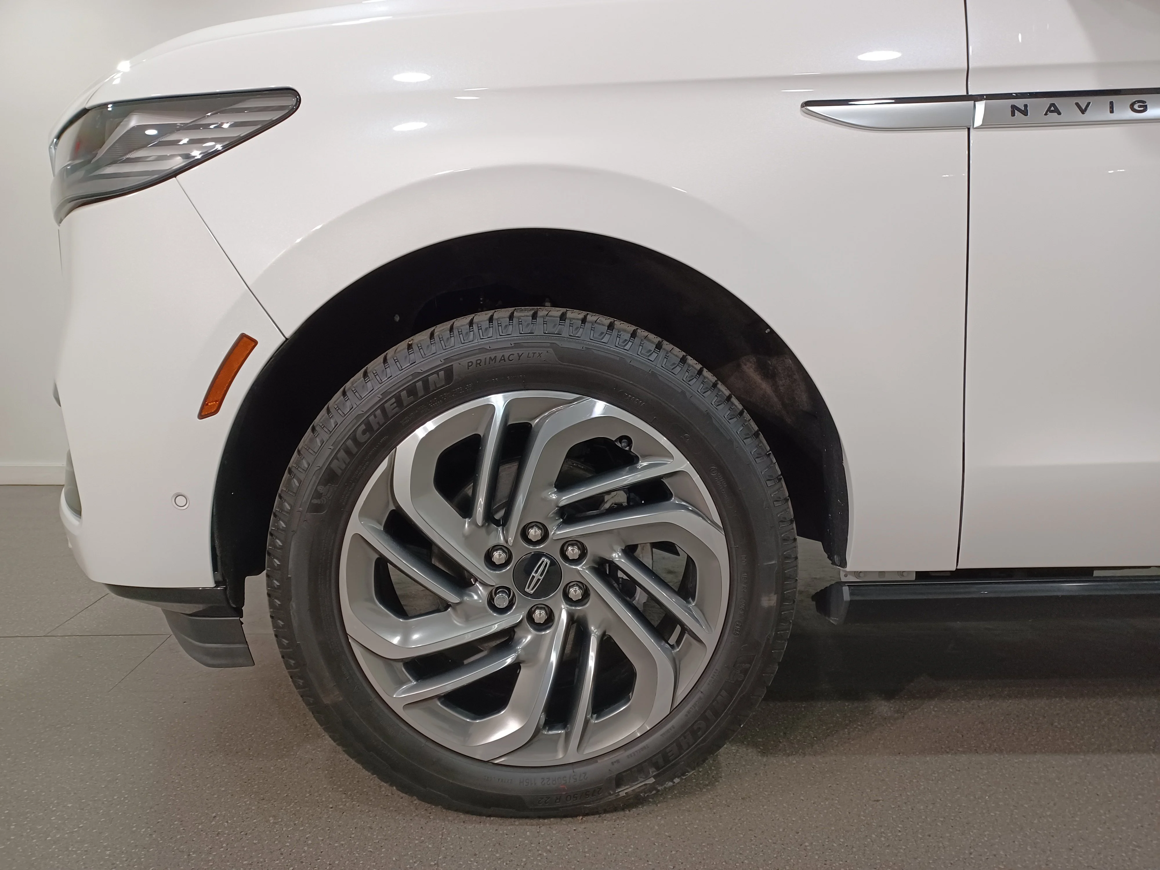 Certified Used 2025 Pristine White Metallic Tri-Coat Lincoln Reserve* NO LUX TAX!! | 7 Pass | Adaptive Cruise | Nav | 360 Cam | Cooled Massage Seats | Pano Roof image 22