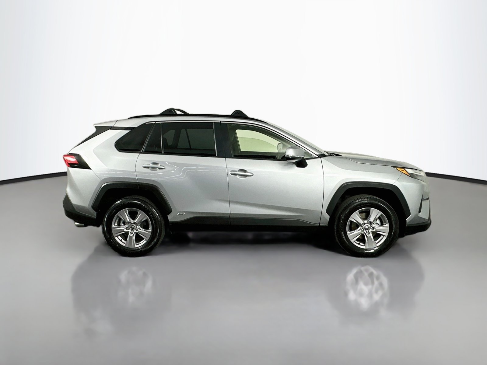 Used 2025 Silver Sky Metallic Toyota XLE image 8