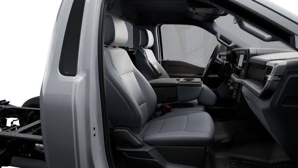 New 2025 Oxford White Ford F-550® XL image 61