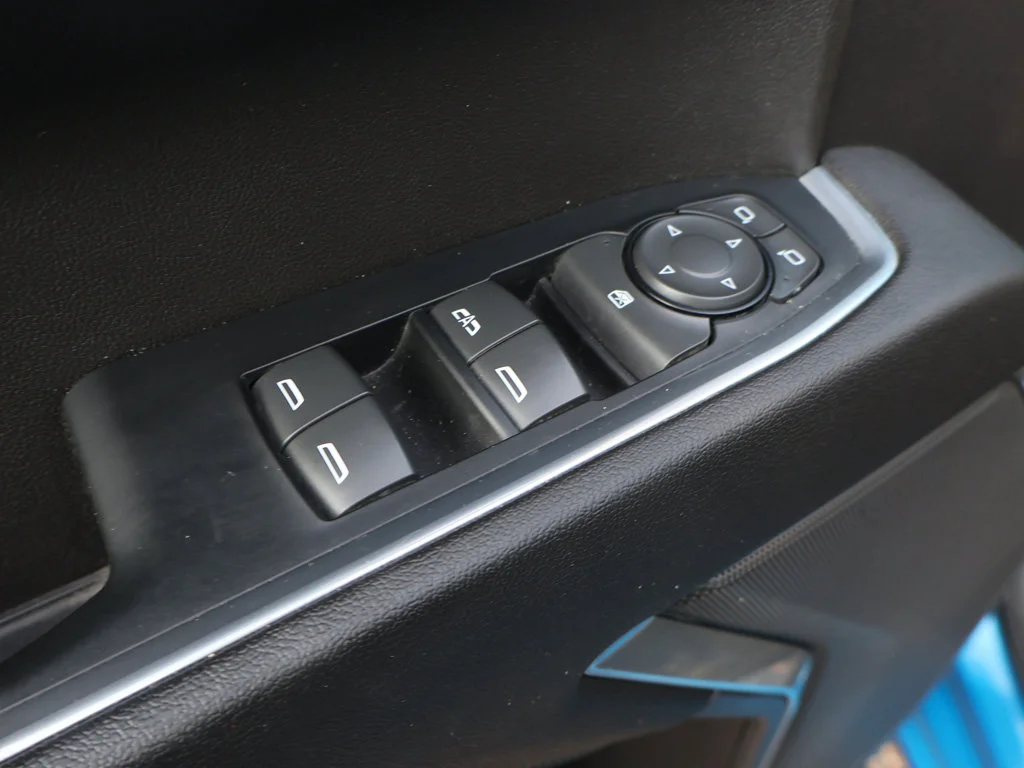 Used 2023 Dynamic Blue Metallic GMC Elevation image 32