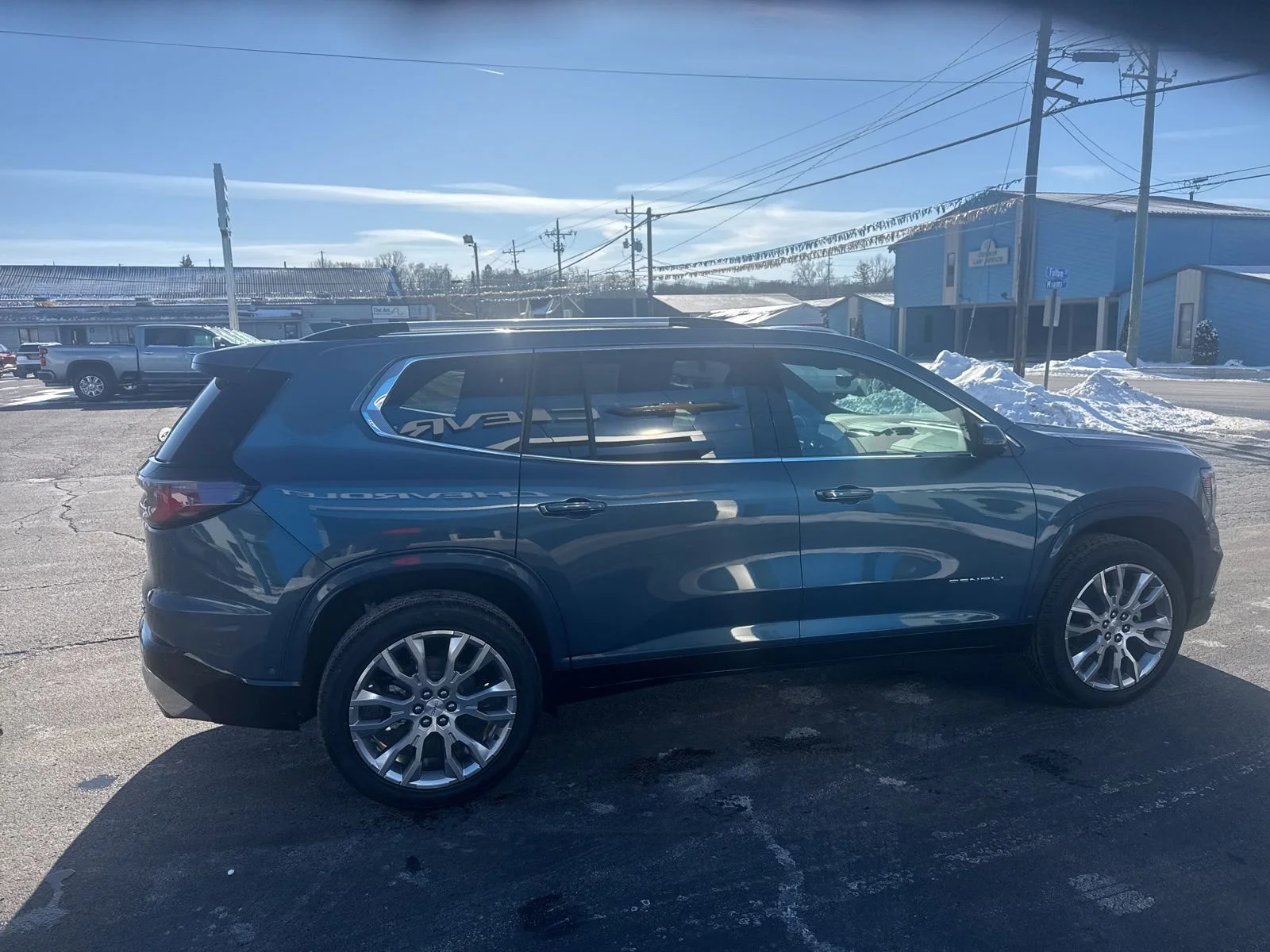 2026 GMC Acadia Denali - Photo 9