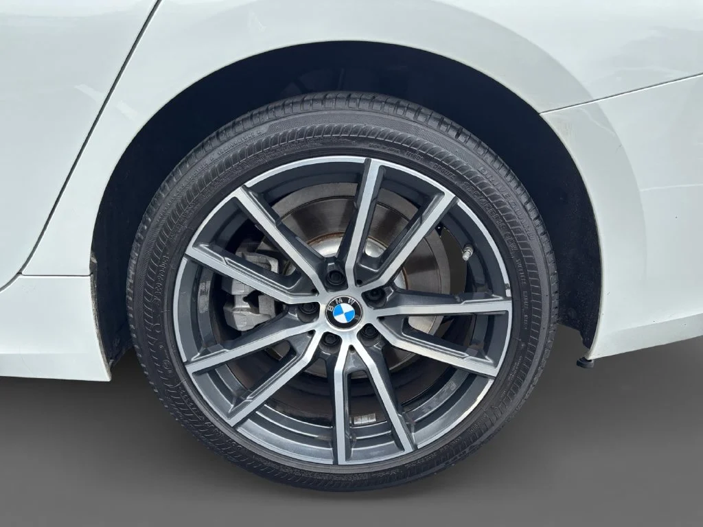 Used 2019 White BMW 330i xDrive image 9