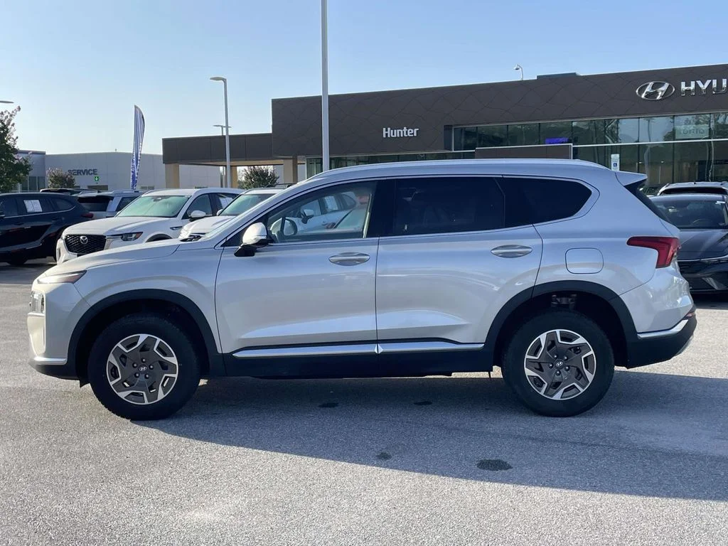 Used 2022 Shimmering Silver Hyundai Blue image 25