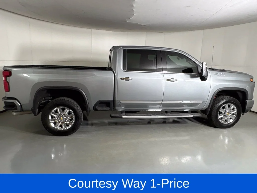 Used 2024 Gray Chevrolet High Country image 12