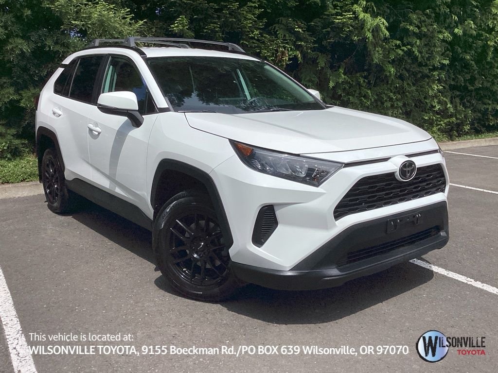 2020 Toyota RAV4 LE AWD's photo