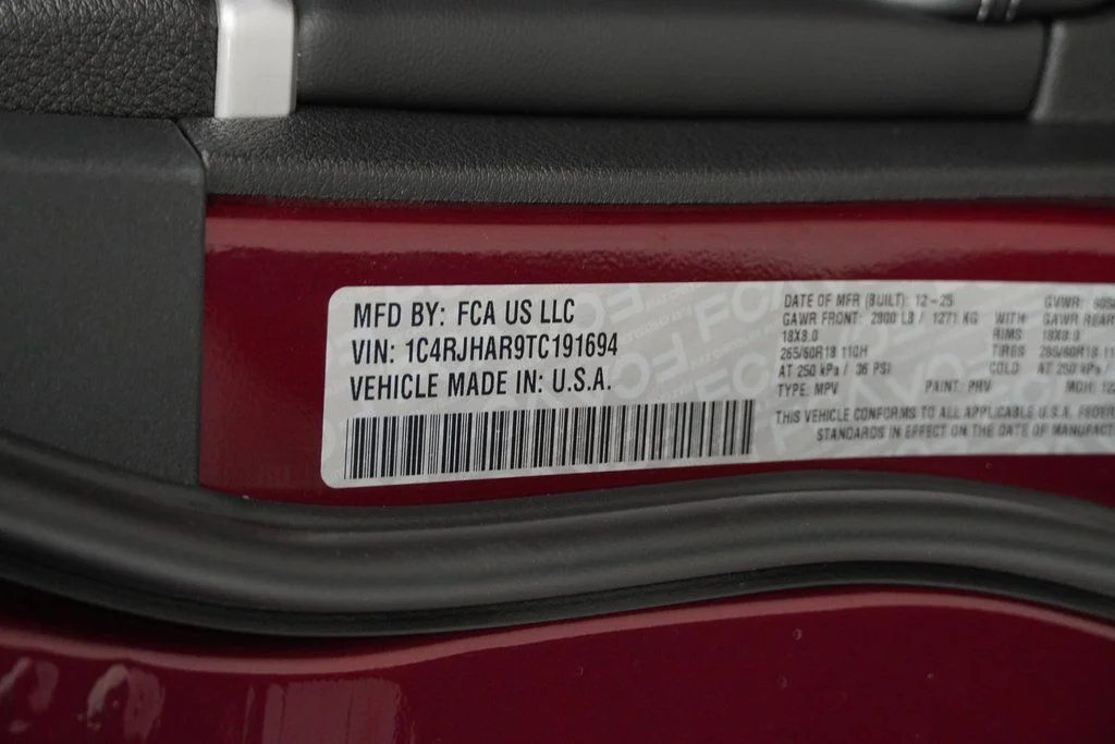 New 2026 Velvet Red Pearl-Coat Exterior Paint Jeep Altitude image 40