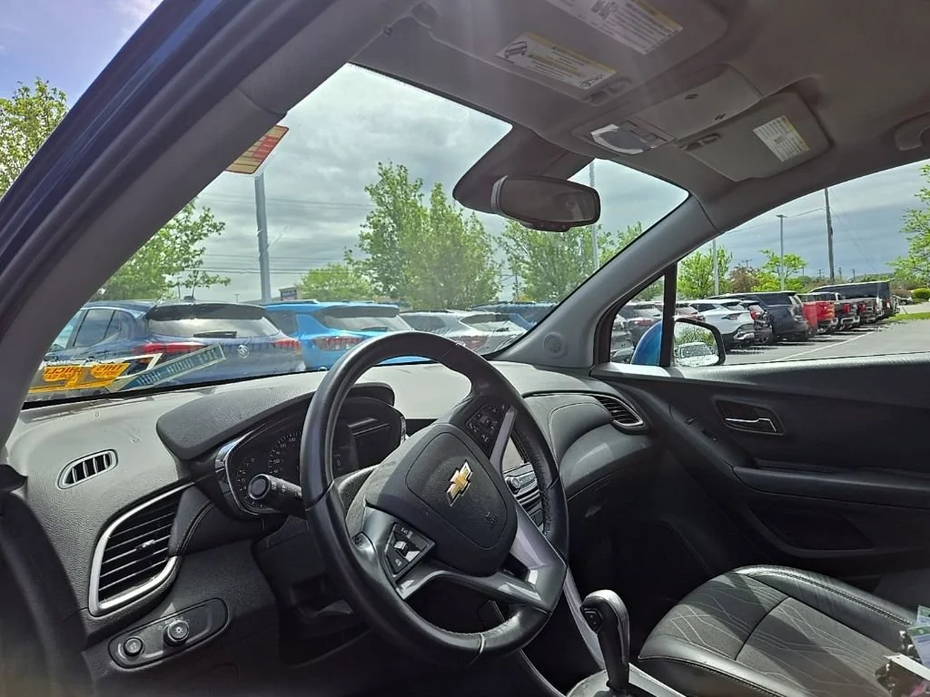 Used 2019 Chevrolet Trax LT with VIN 3GNCJLSB0KL281899 for sale in Williamsville, NY