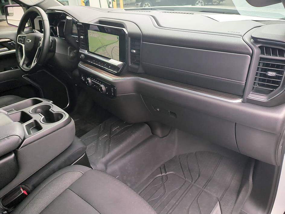 Used 2024 Summit White Chevrolet RST image 34