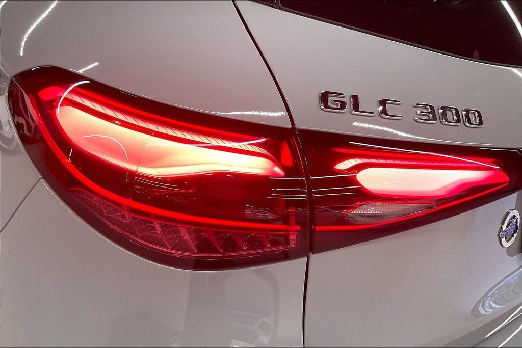 Used 2026 Gray Mercedes-Benz GLC 300 image 25