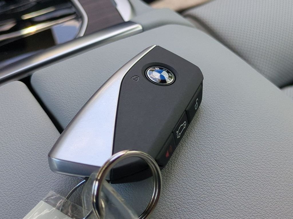 New 2026 Alpine White BMW sDrive40i image 29