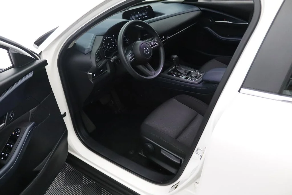 Used 2021 White Mazda 2.5 S image 15