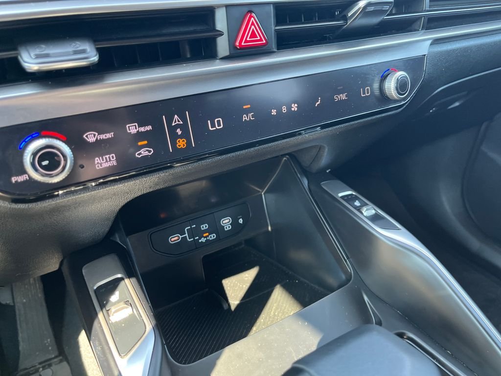 Used 2025 Metal Kia S image 19