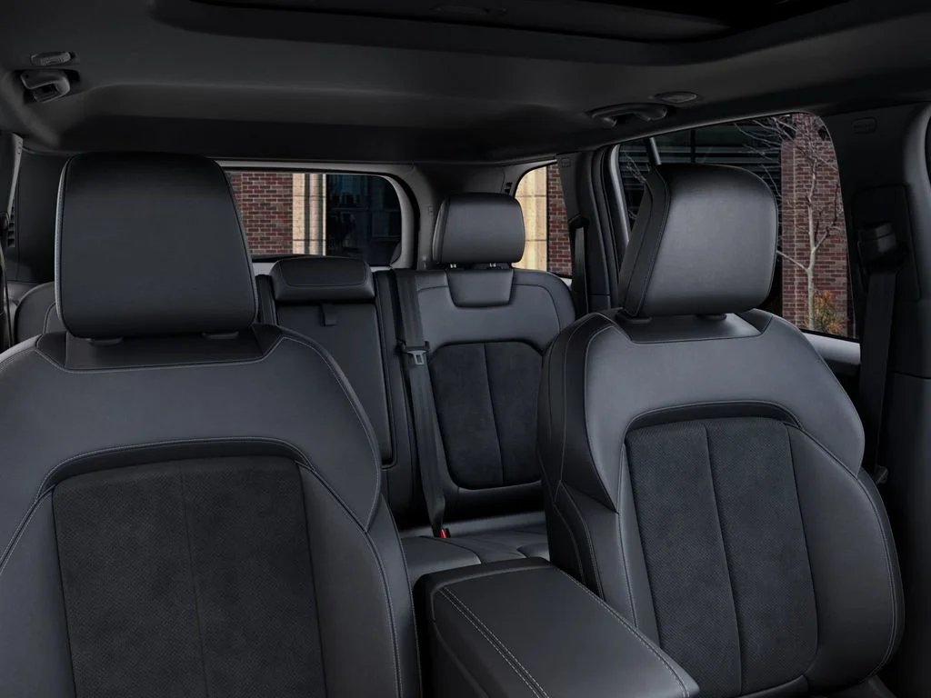 New 2026 Diamond Black Crystal Pearlcoat Jeep Altitude image 26
