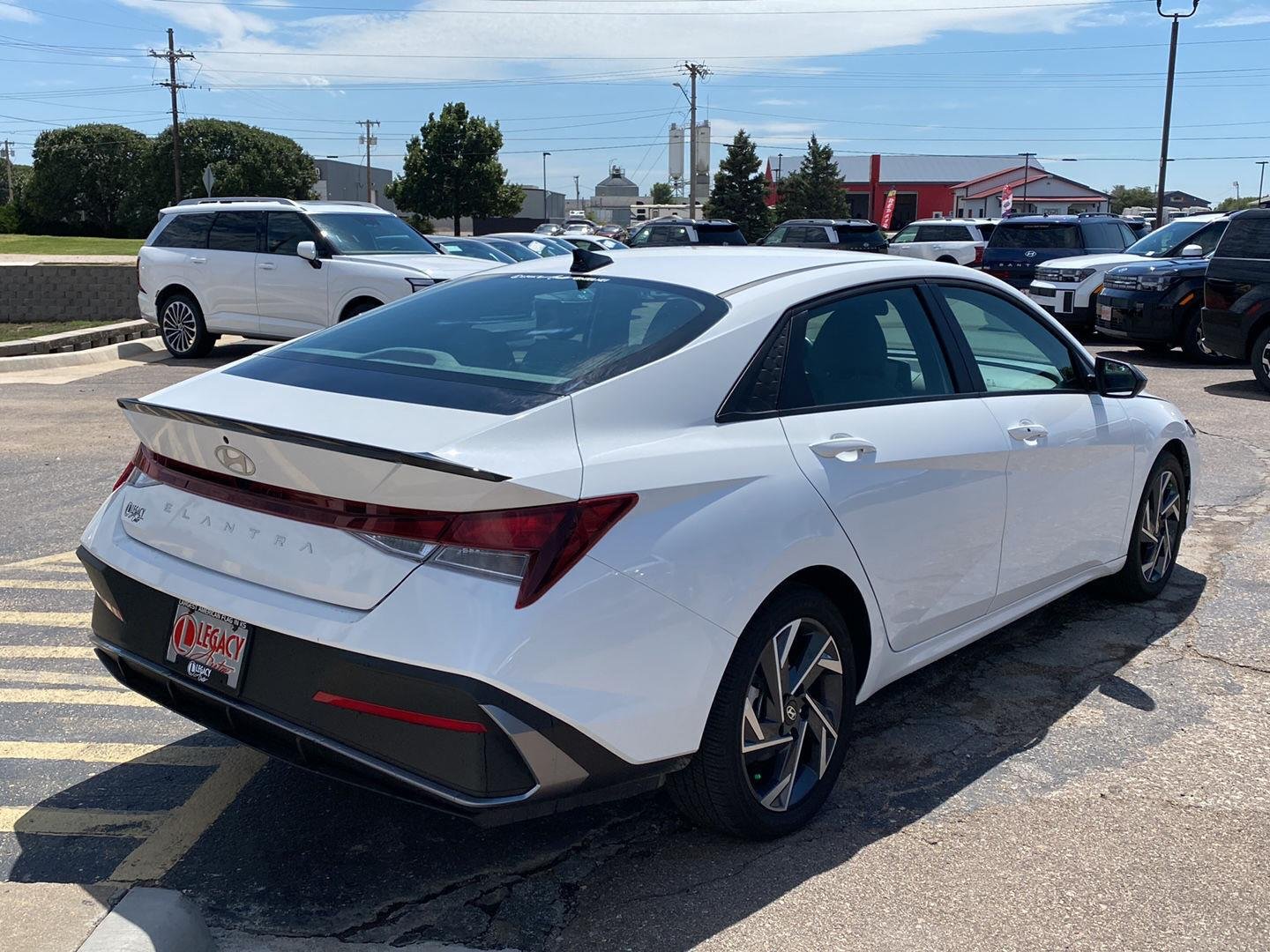 Used 2025 Serenity White Hyundai SEL Sport image 5