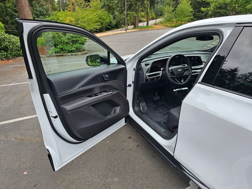 New 2026 Vibrant White Tricoat Cadillac Sport image 18