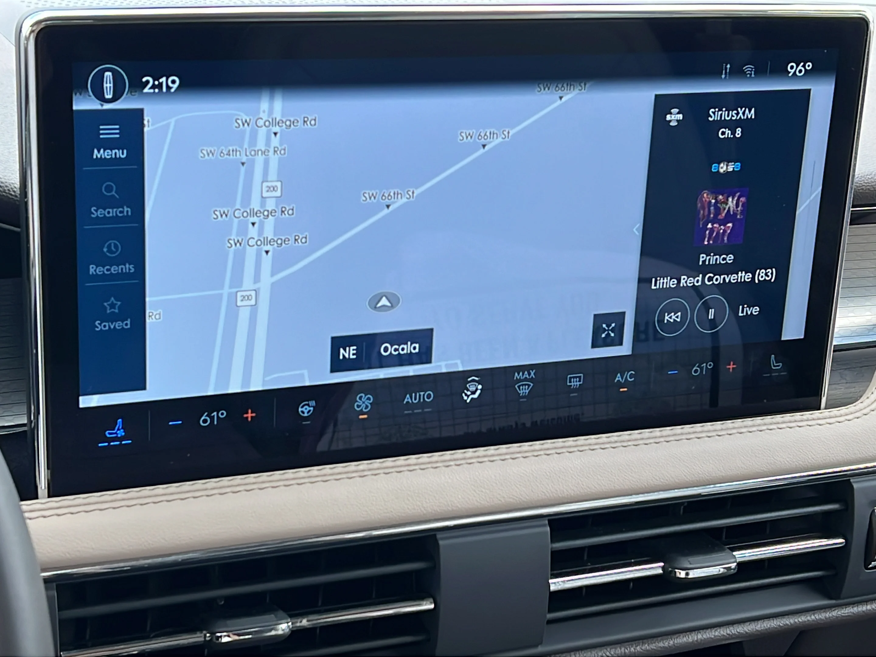 Used 2024 Pearl Metallic Lincoln Premiere image 18
