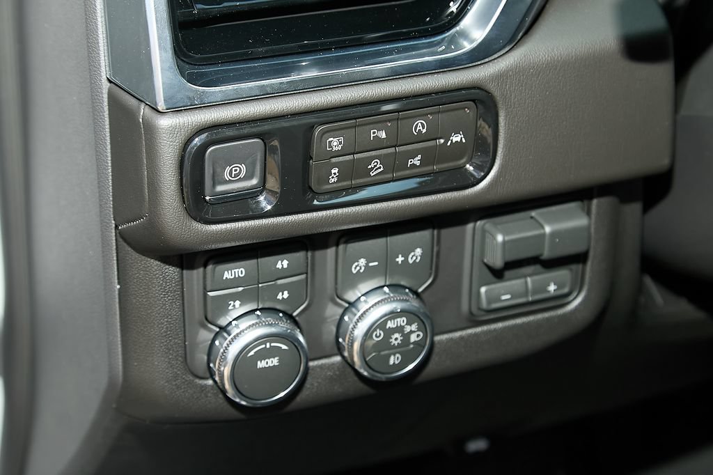 2026 GMC Yukon XL Denali - Photo 27