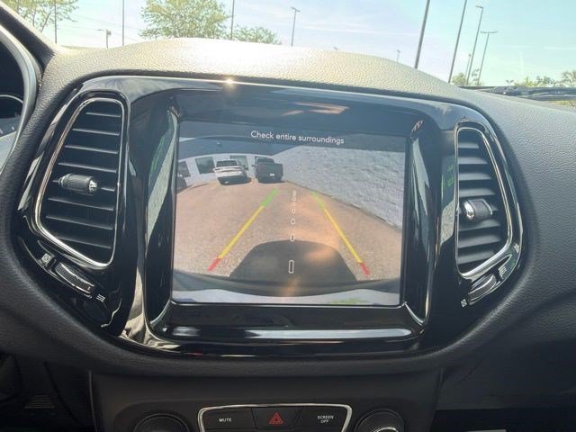 Used 2019 Jazz Blue Pearlcoat Jeep Limited image 28