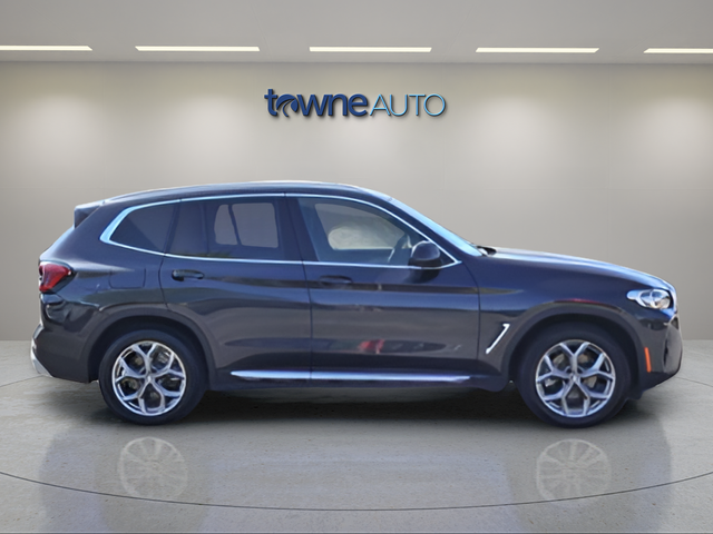 Used 2024  BMW xDrive30i image 6